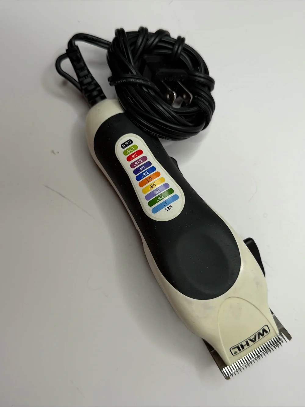 Wahl Corded Hair Clipper in Black & White